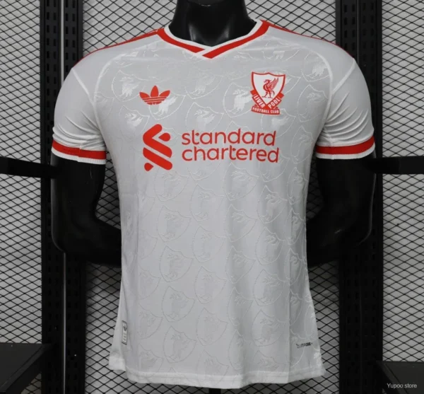 10 Version 26-27 Liverpool White Jersey