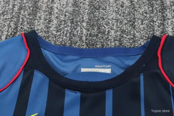 10 04-05 Barcelona Away Jersey