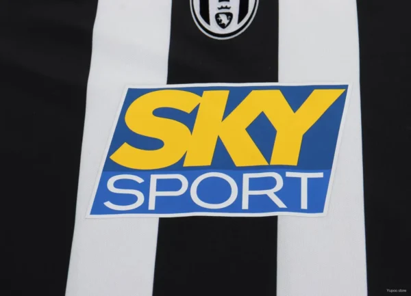 04-05 Juventus Home Jersey