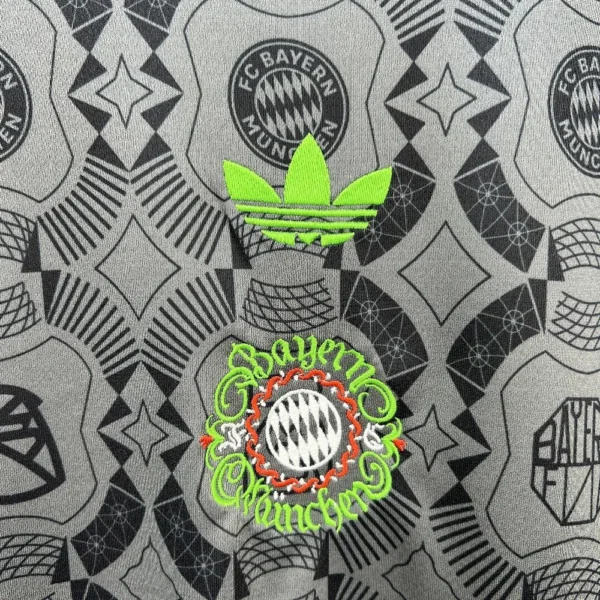 Mens Bayern Munich Wiesn T-Shirt Jersey