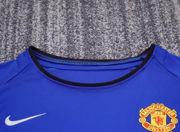 02-03 Manchester United Blue Third Jersey