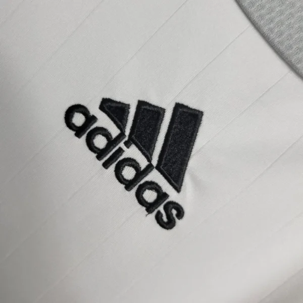 10 Retro 06-07 Real Madrid Home