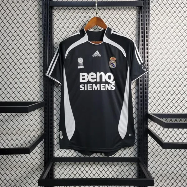 12 Retro 06-07 Real Madrid Away