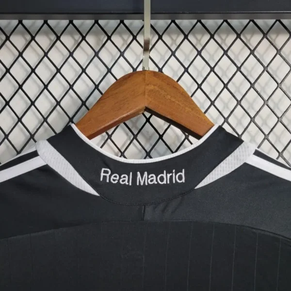 2 Retro 06-07 Real Madrid Away