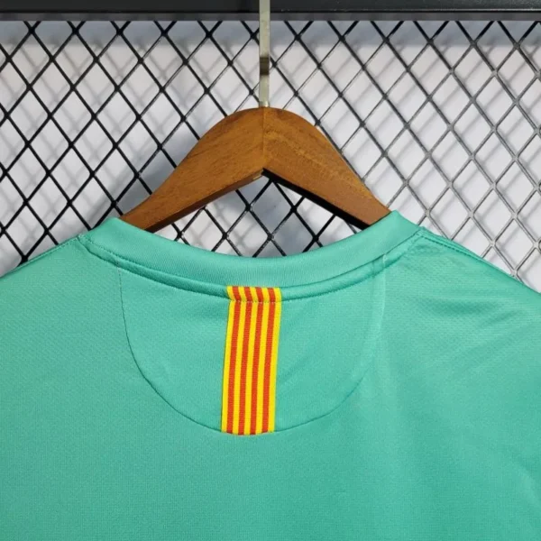 4 Retro 10-11 Barcelona Away