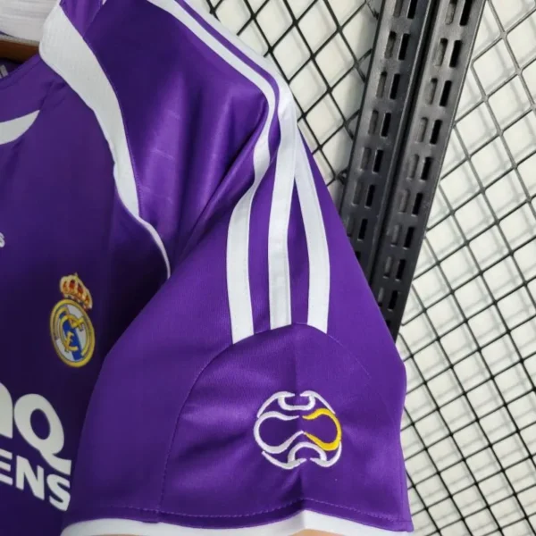 4 Retro 06-07 Real Madrid Third