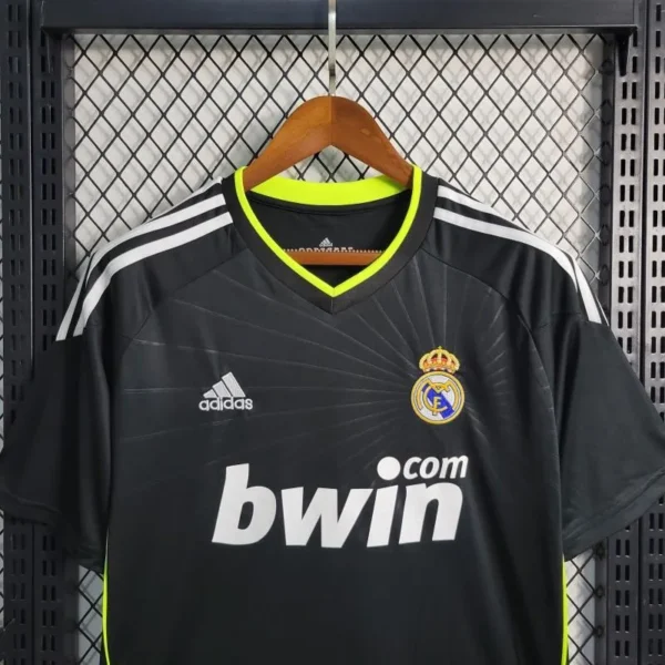 5 Retro 10-11 Real Madrid Away