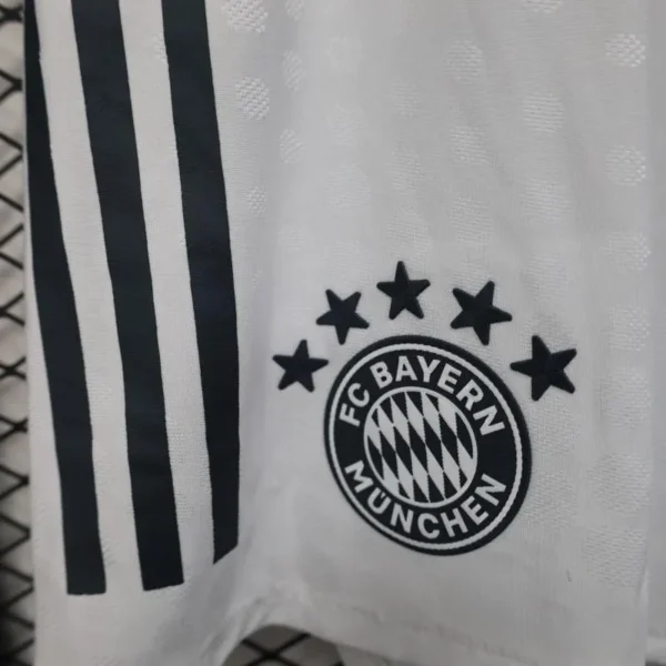 8 Bayern Munich Home Shorts 2025-2026