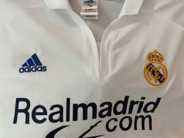 9 Retro 01-02 Real Madrid Home