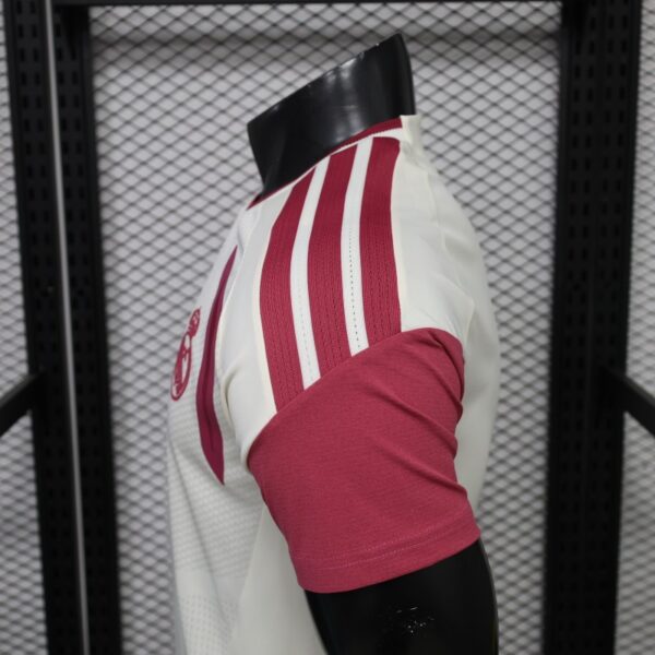 Version 26-27 2026 Real Madrid CF Away Red Jersey Version 26-27 2026 Real Madrid CF Away Red Jersey
