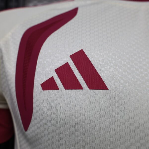 Version 26-27 2026 Real Madrid CF Away Red Jersey Version 26-27 2026 Real Madrid CF Away Red Jersey