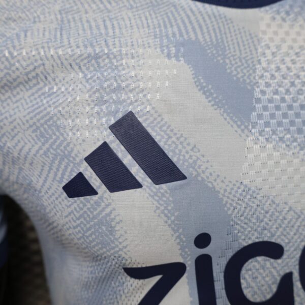 Version 26-27 Ajax Away Jersey