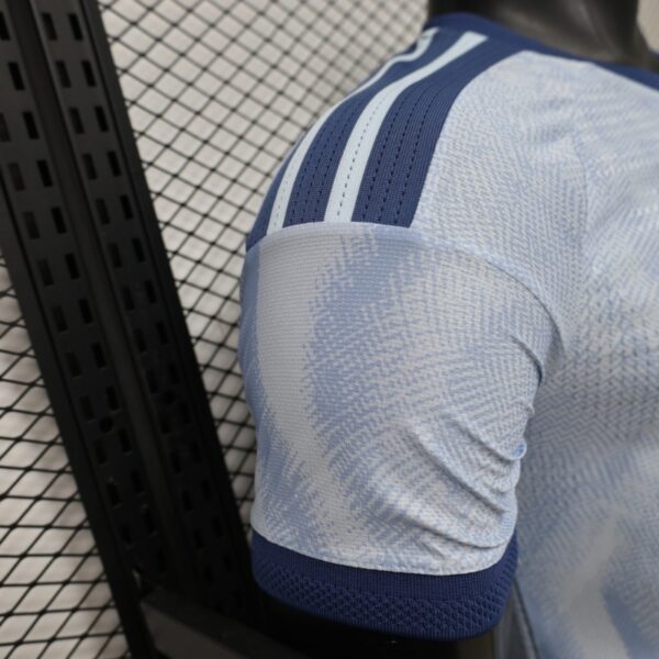 Version 26-27 Ajax Away Jersey