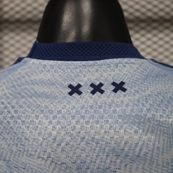 Version 26-27 Ajax Away Jersey