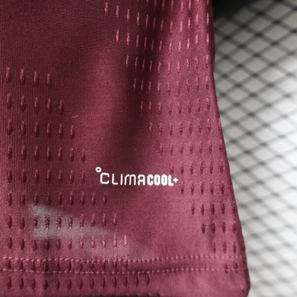 Version 26-27 Aston Villa FC Home Maroon Jersey With Sponsor