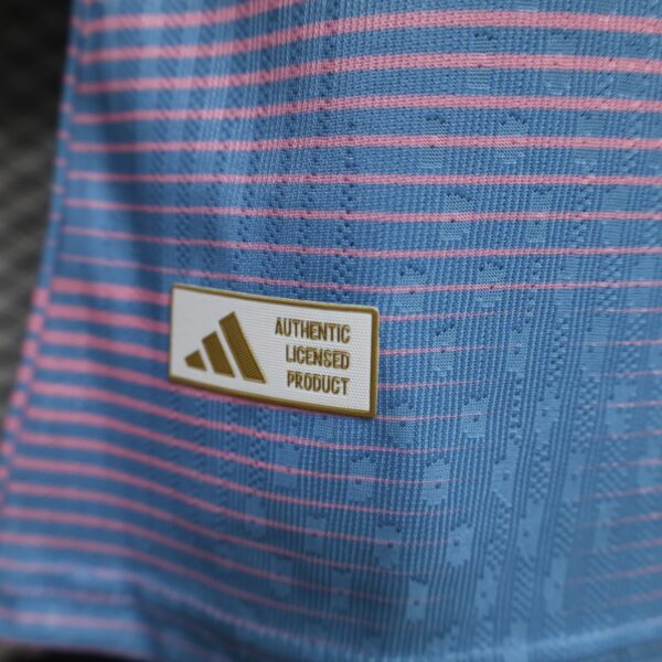 Version 26-27 Fulham FC Third Blue Pink Jersey