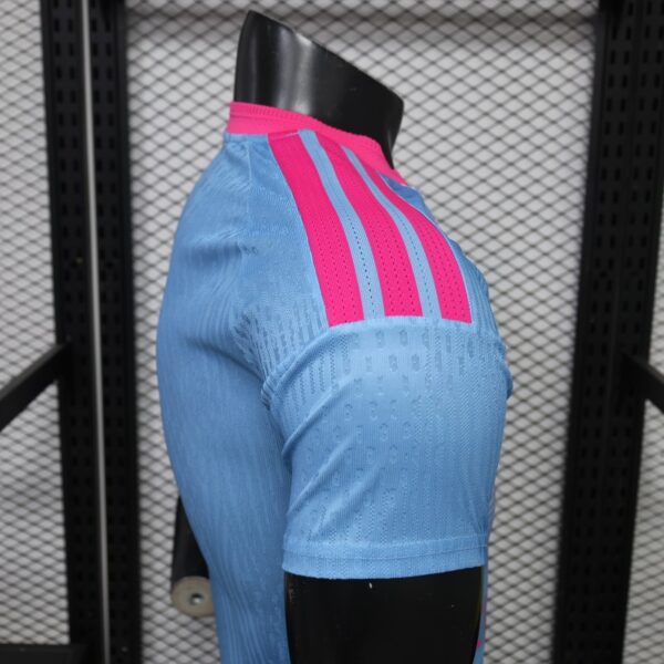 Version 26-27 Fulham FC Third Blue Pink Jersey