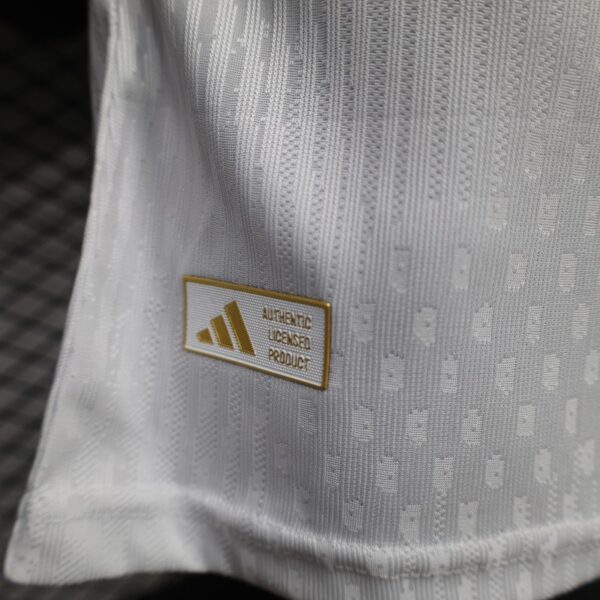 Version 26-27 Fulham Home Jersey