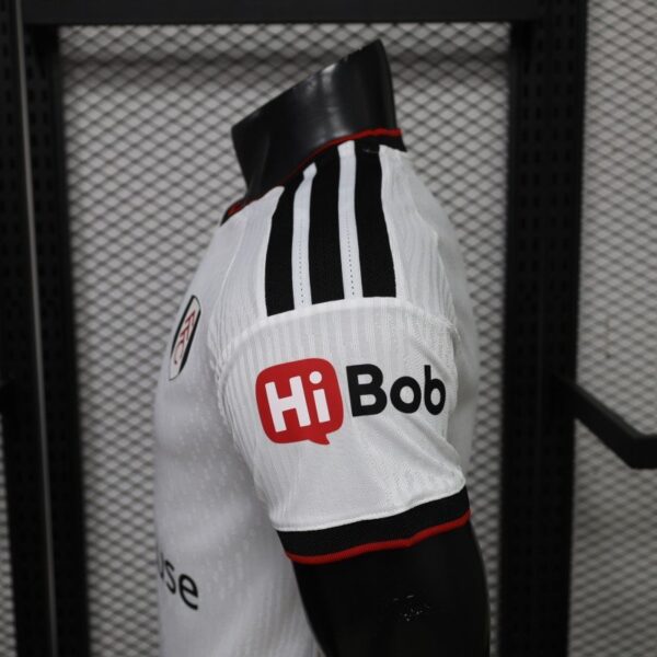Version 26-27 Fulham Home Jersey