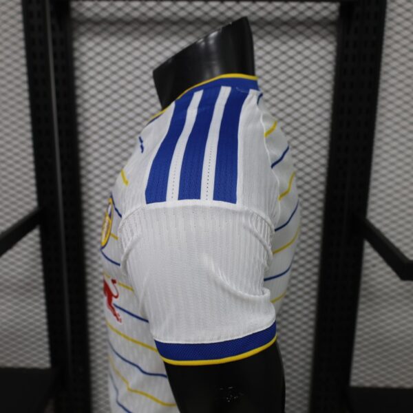 Version 26-27 Leeds United Home Stripes Jersey