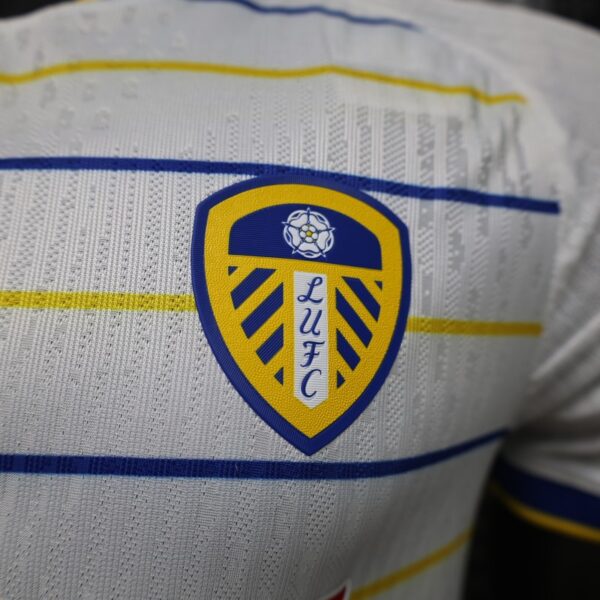 Version 26-27 Leeds United Home Stripes Jersey