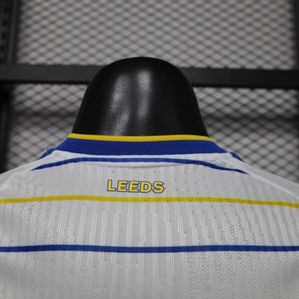 Version 26-27 Leeds United Home Stripes Jersey