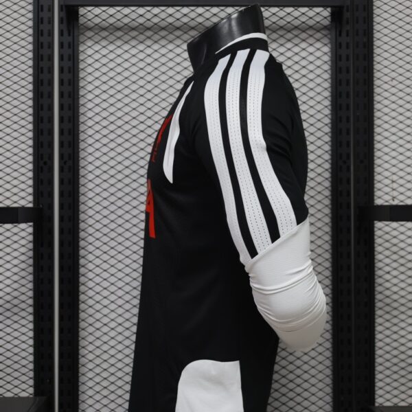 Version 26-27 Liverpool FC Away Black Jersey